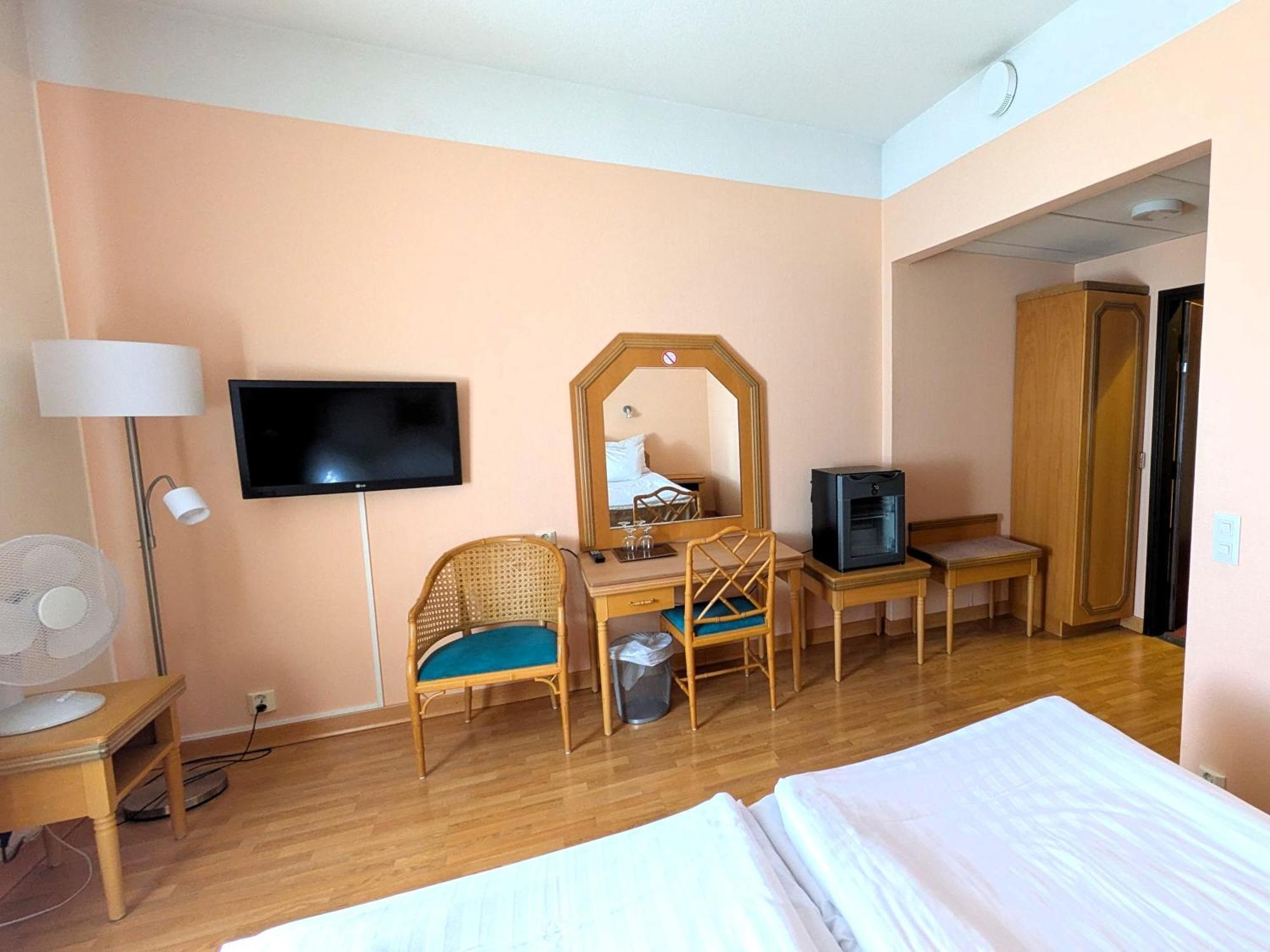 Hiisi Hotel Turku Seaport Екстериор снимка