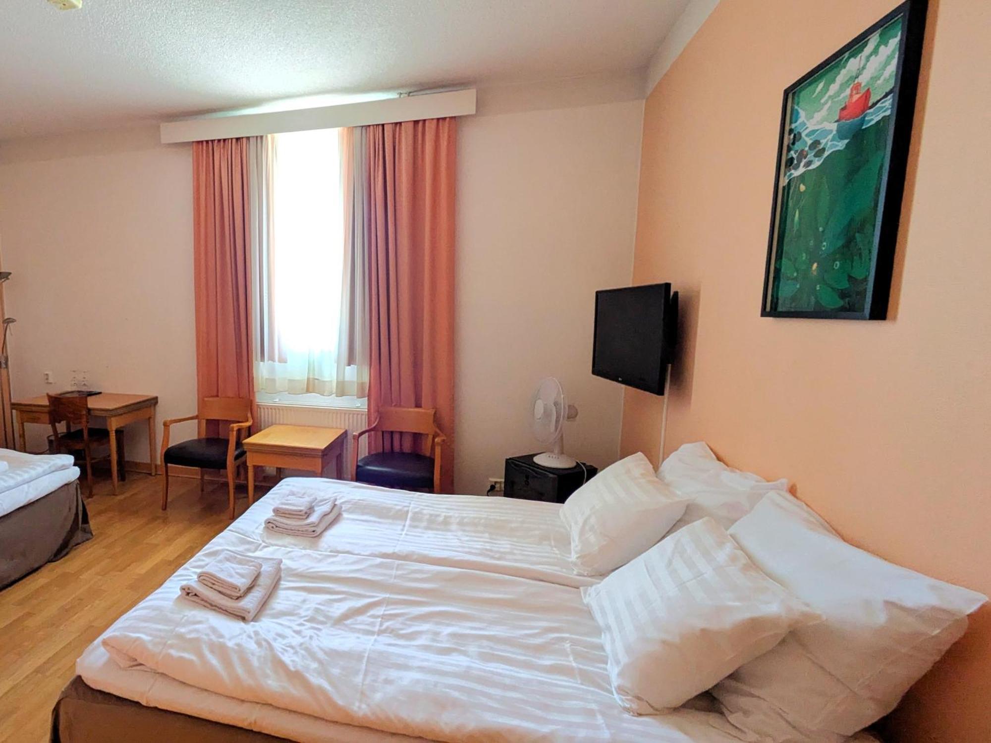 Hiisi Hotel Turku Seaport Екстериор снимка