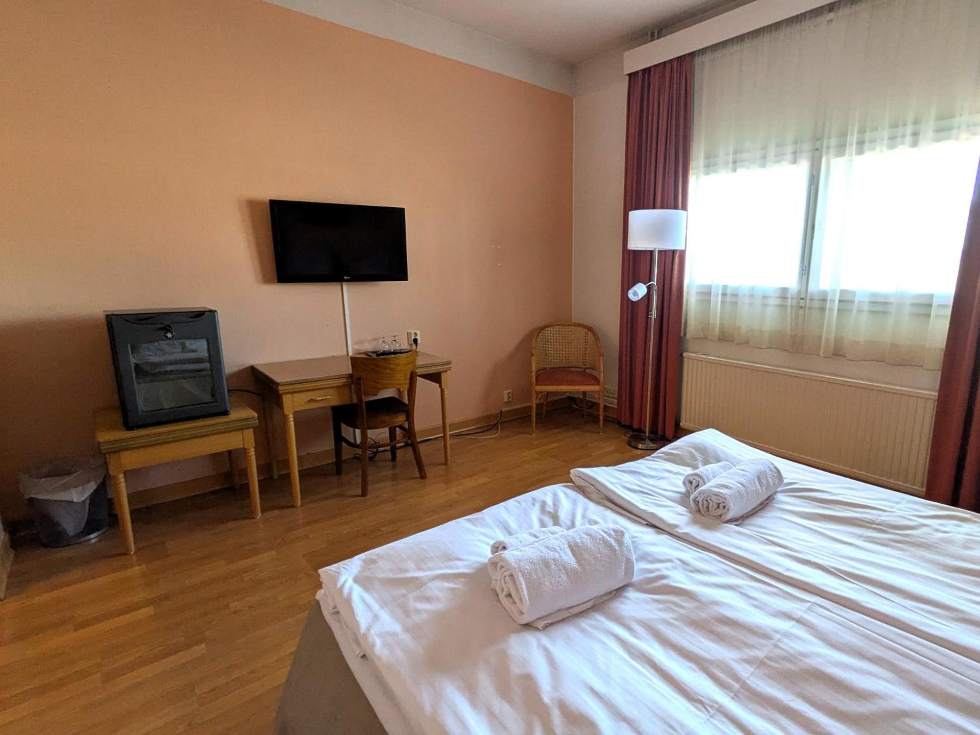 Hiisi Hotel Turku Seaport Екстериор снимка