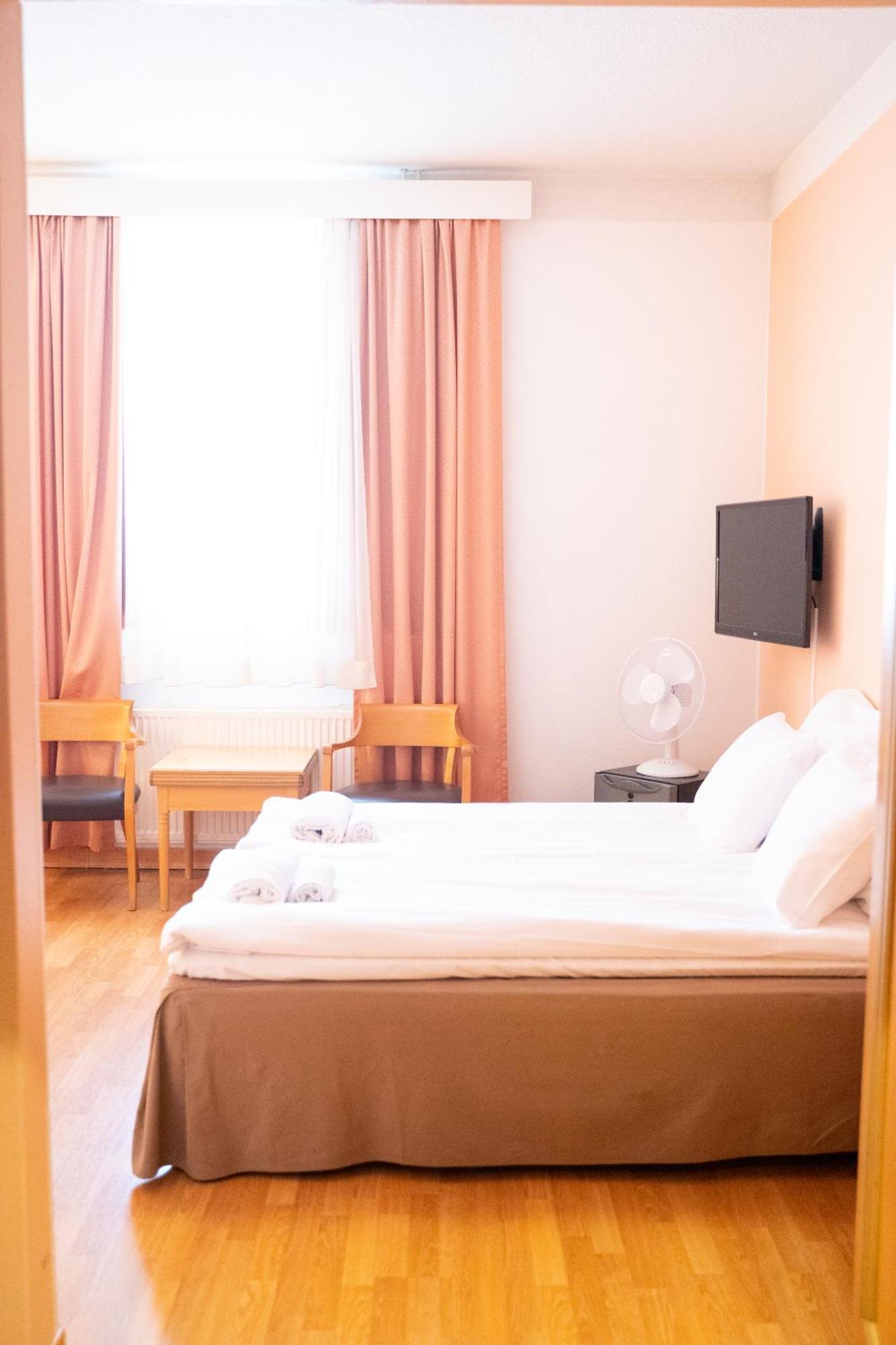 Hiisi Hotel Turku Seaport Екстериор снимка